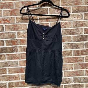 Gap V-neck tank with button detail